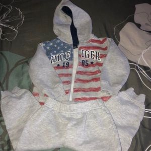 Tommy Hilfiger sweat suit